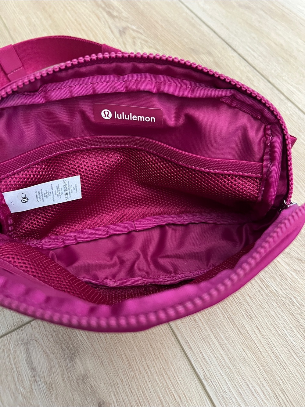 Lululemon Wild Berry Belt Bag - Picture 7 of 9